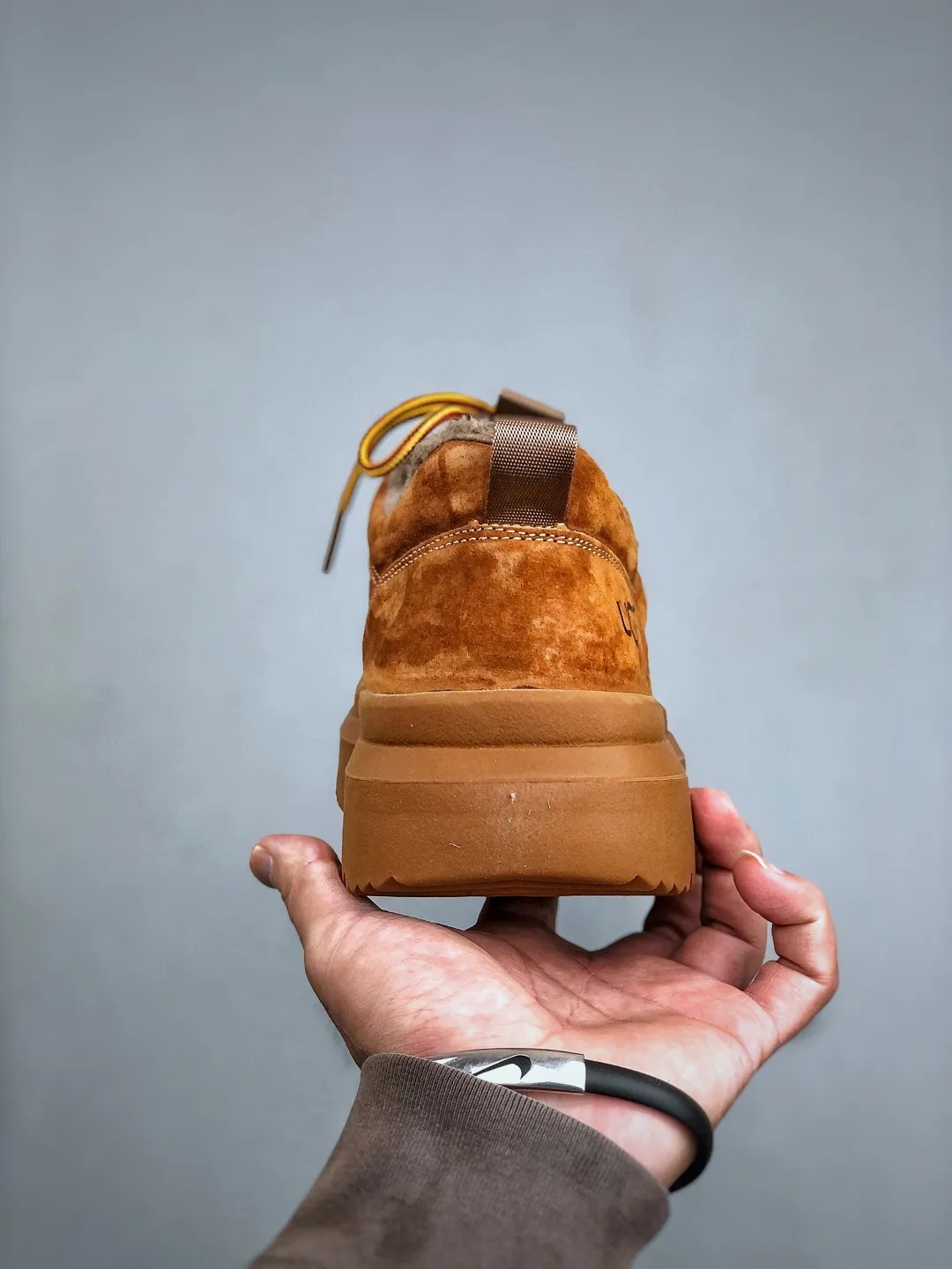 Local pick-up 💰560 supports store release New goods 🚀 #UGG new autumn and winter products (plush integrated lining 🔥warm and heat-locking) must-have outdoor men's casual shoes and snow boots series Guangdong factory quality Autumn and winter new styles Fashion trend matching The fabric is made of frosted cowhide imported from Italy. The whole shoe is made of genuine cowhide material, from the outsole to the hardware, all made from OEM raw materials. Good products do not kill pigs. The quality of the first order is strictly controlled. A full set of official website unified packaging. This year’s winter cold-proof outdoor products are a must-have for daily casual matching for sportsmen‼ American light luxury brand [UGG] Tasman Weather Hybrid Tasman hybrid series lightweight casual shoes Size: 39-44